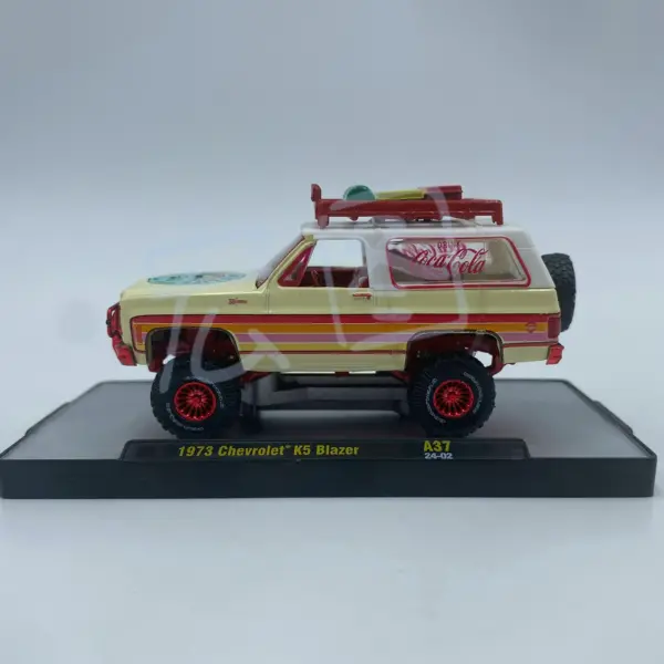 1:64 Diecast Chevrolet K5 Blazer Model - Image 4