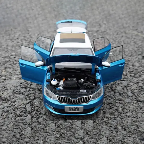 2016 Skoda NEW Fabia Diecast Model 1:18 Scale - Image 5