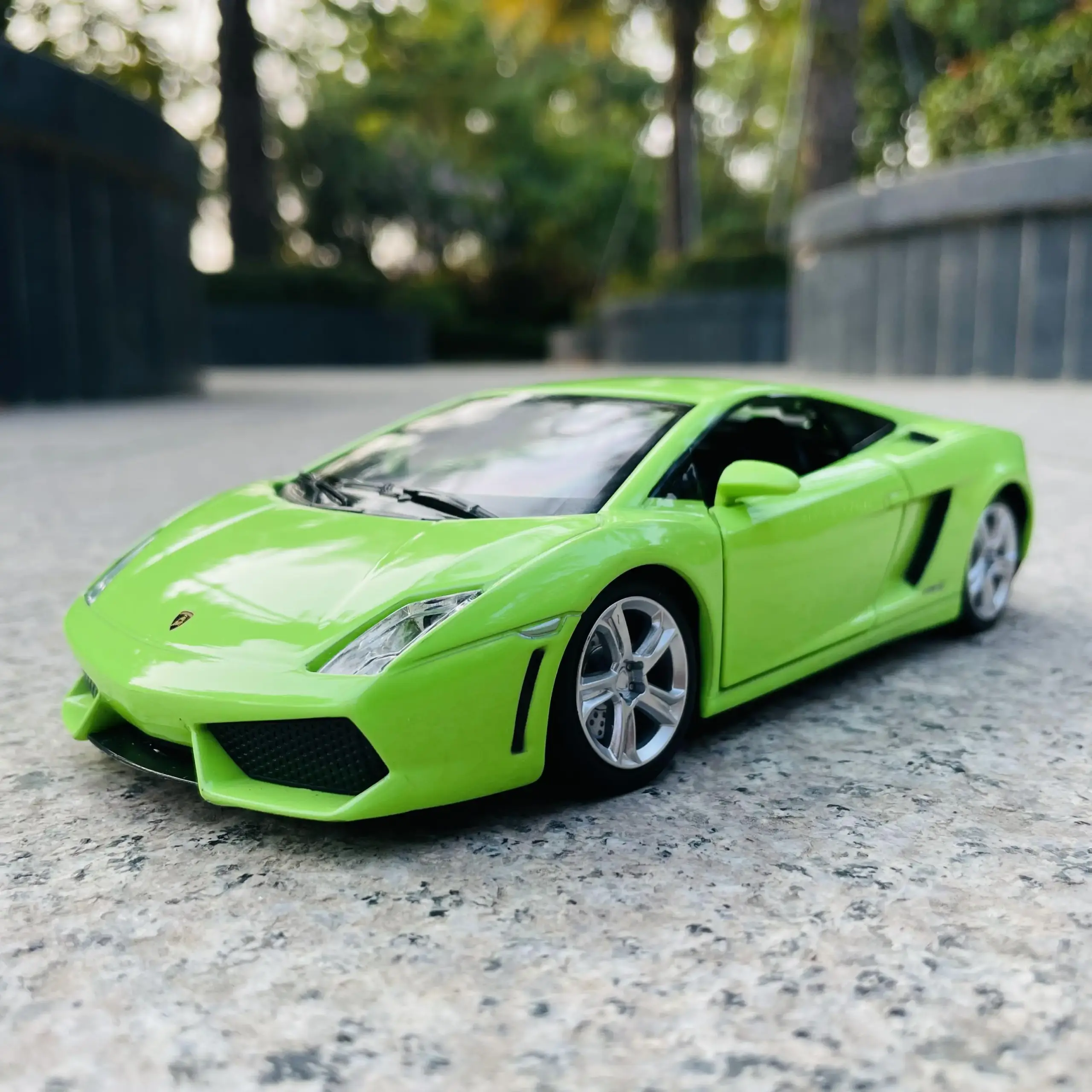 1:24 Scale BMW M4 DTM Alloy Car Model 14 1:24 Scale BMW M4 DTM Alloy Car Model - Image 14