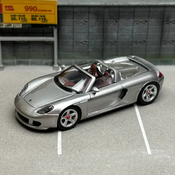 FM 1:64 Porsche Carrera GT Convertible Collectible - Image 5