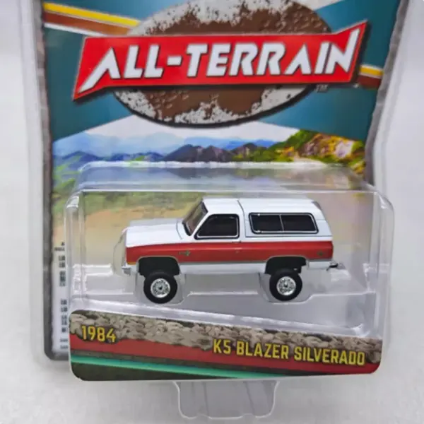 1:64 Greenlight 1984 K5 Blazer Diecast Model - Image 2