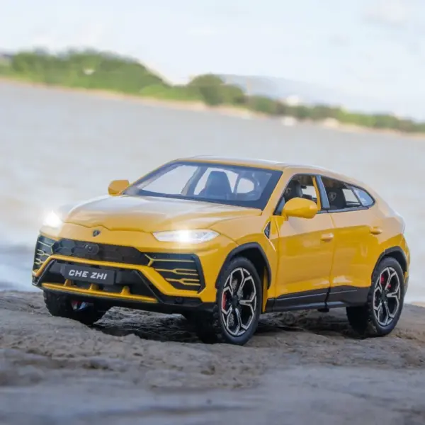 1:24 Lamborghini URUS Alloy Diecast Model Car - Image 4