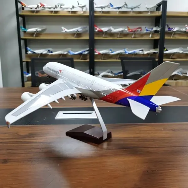 A380 Asiana Korean Airplane Model with LED Light - Image 2