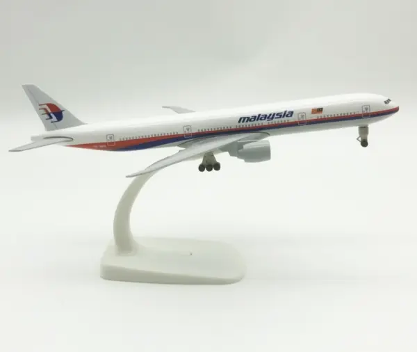 20cm B777 Metal Aircraft Model for Home Decor - Image 14