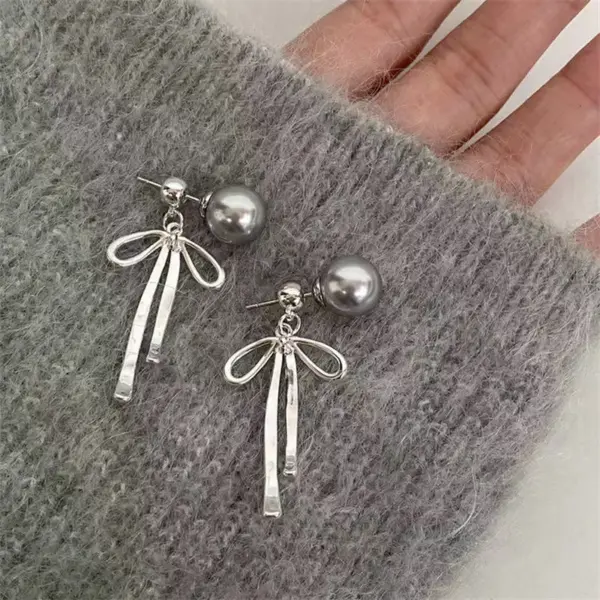 Bowknot Pendant Choker Necklace with Pearls - Image 7
