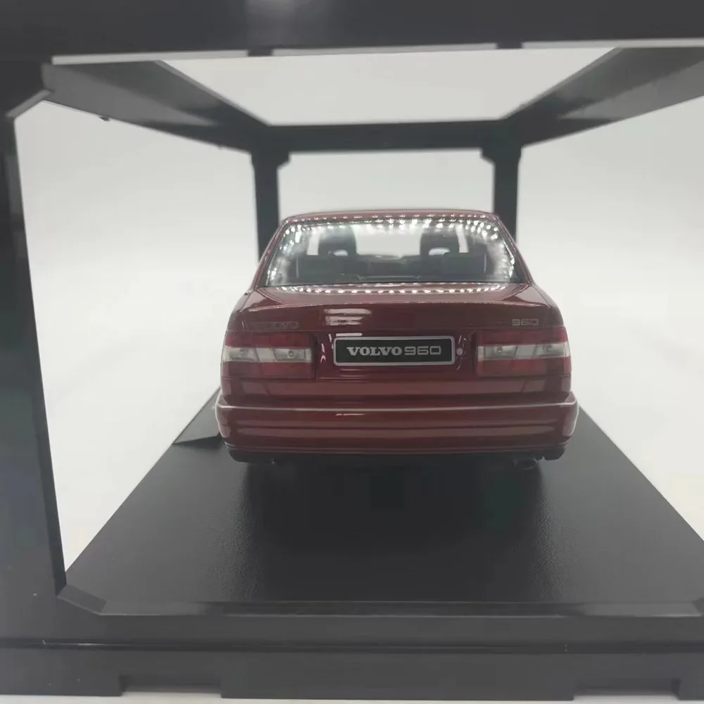 1996 Volvo 960 Diecast Car Model with Flaws 5 1996 Volvo 960 Diecast Car Model with Flaws - Image 5