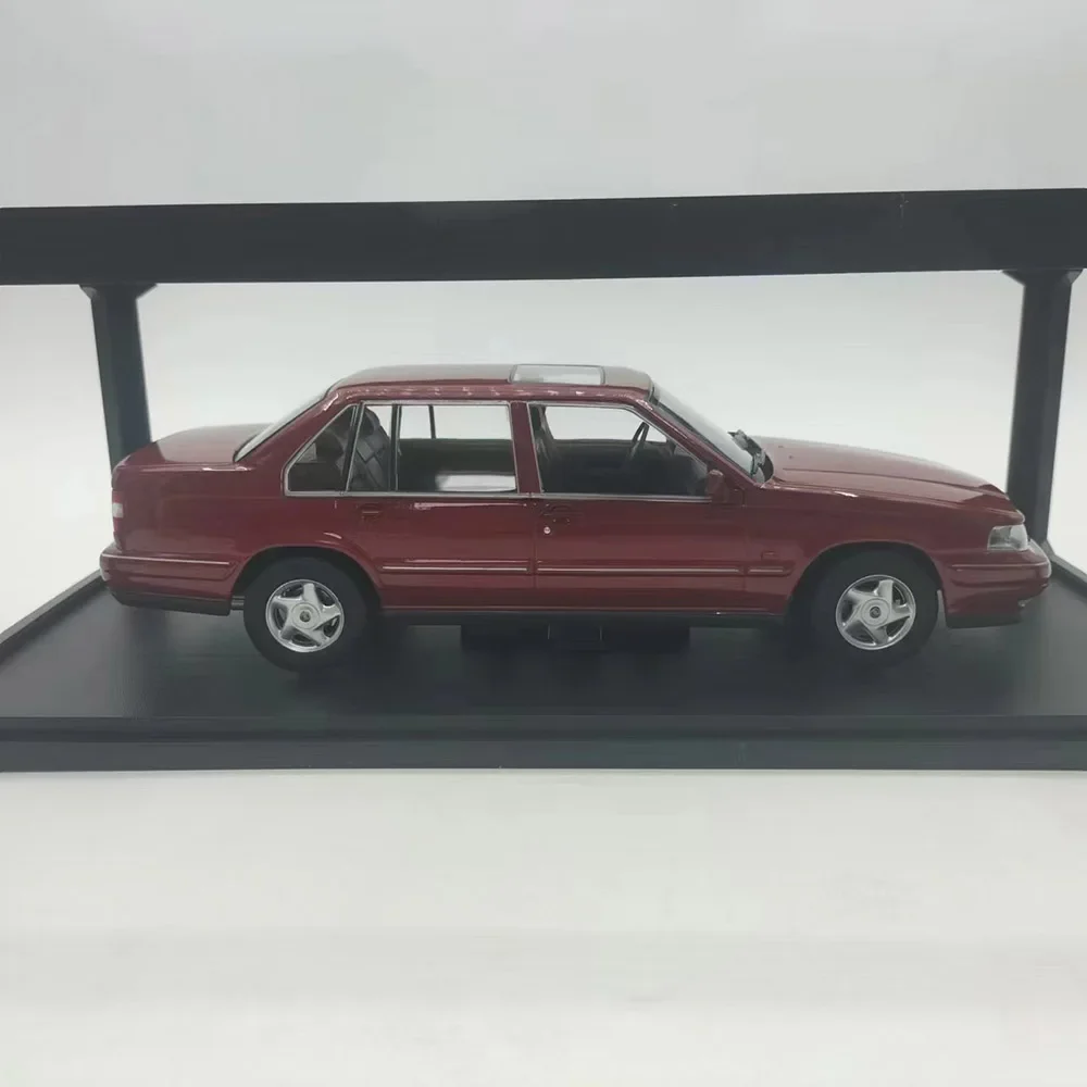 1996 Volvo 960 Diecast Car Model with Flaws 3 1996 Volvo 960 Diecast Car Model with Flaws - Image 3