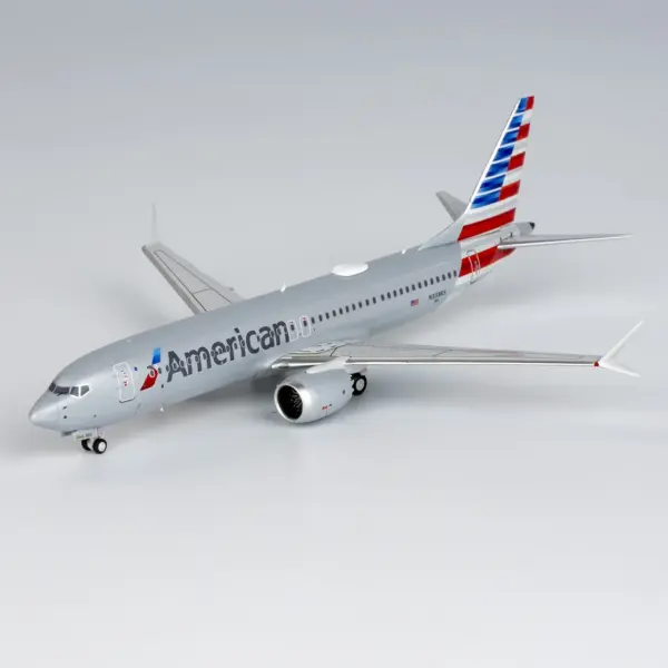 88033 Alloy Collectible American Airlines Boeing B737 MAX 8 Model - Image 4