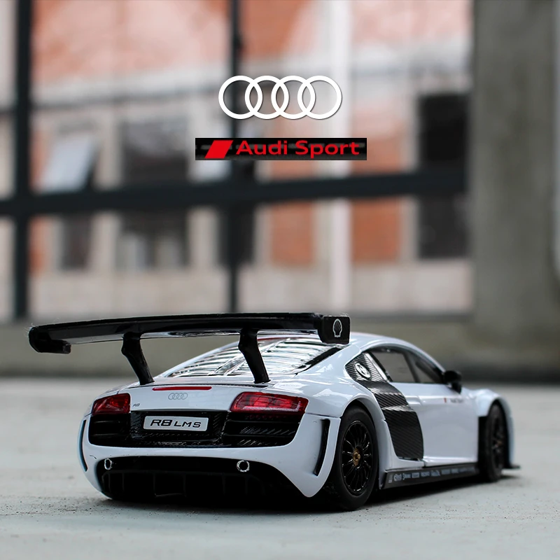 1:24 Scale Audi R8 Alloy Diecast Model Car 3 1:24 Scale Audi R8 Alloy Diecast Model Car - Image 3