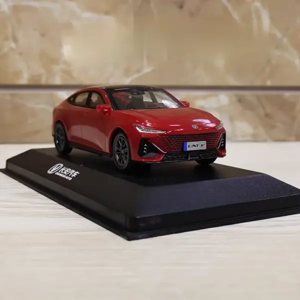 1:43 Changan UNIV Plastic Car Model Flaws - Image 7