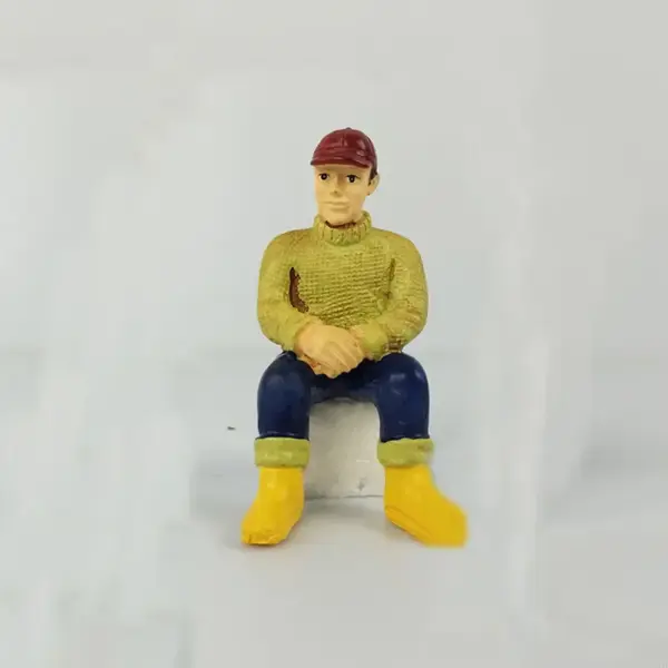 1:25 Scale RC Model Captain Sailor Doll - Image 9