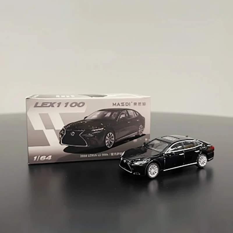 MASSDI 1/64 Scale Lexus IS300 LM500h Model 12 MASSDI 1/64 Scale Lexus IS300 LM500h Model - Image 12