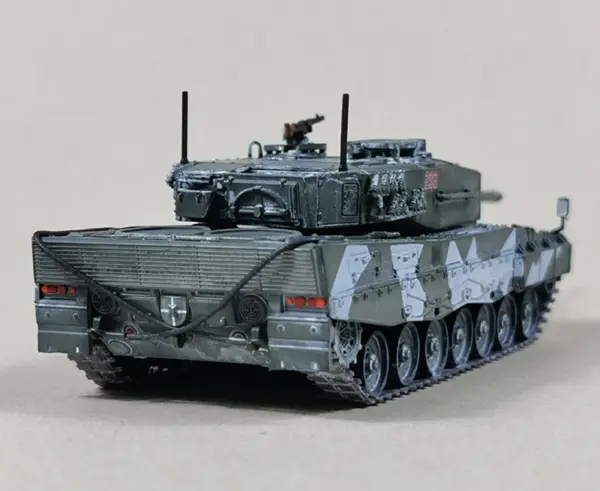 1:72 PVC Norway Leopard 2A4 Tank Model - Image 2