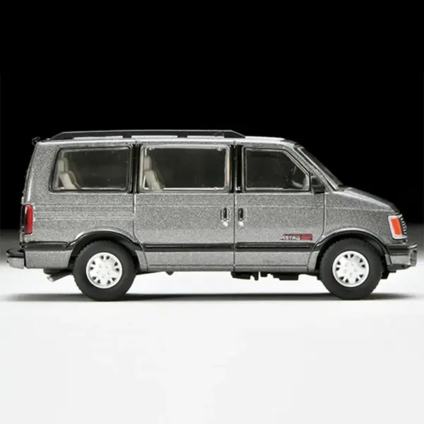 1:64 Scale LV-N325a LV-N325b Alloy Car Model - Image 3