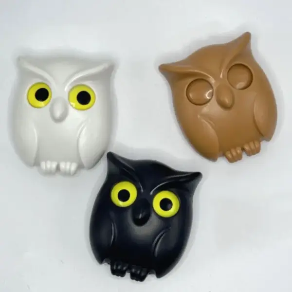 Winking Owl Magnetic Key Hook Decor - Image 6