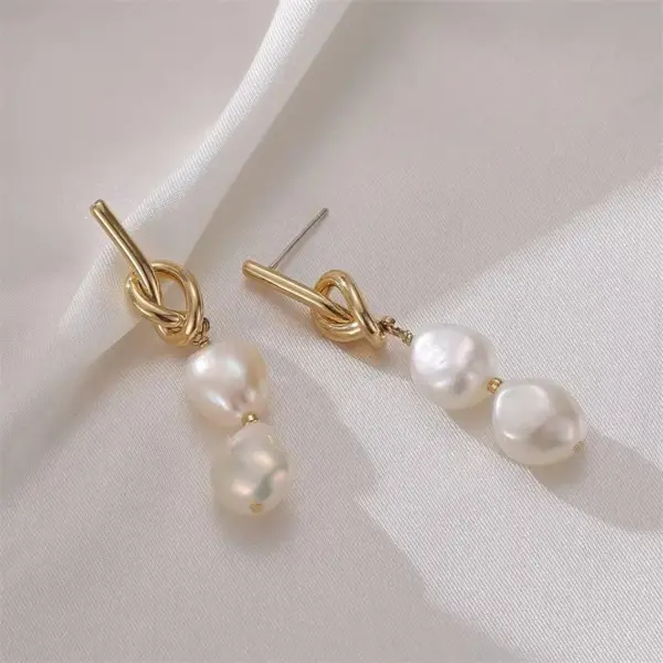 Sliver Maple Leaf Tassel Drop Earrings - Image 9