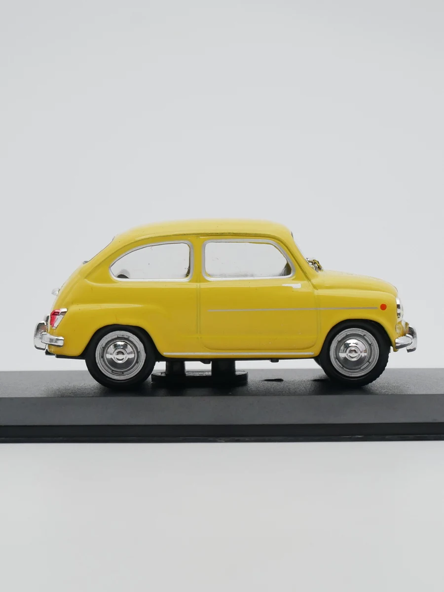 IXO 1:43 Fiat 600 Diecast Car Model 3 IXO 1:43 Fiat 600 Diecast Car Model - Image 3