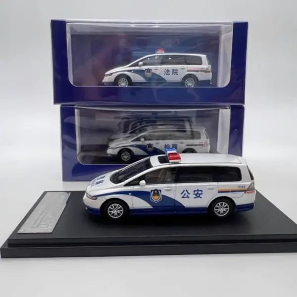 1:64 Scale Honda Odyssey Diecast Model Car - Image 5