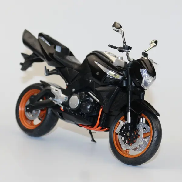 1/12 Scale Suzuki B-King Diecast Motorcycle - Image 5