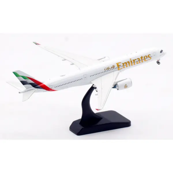Emirates Airbus A350-900 Diecast Model 1:400 Scale - Image 3