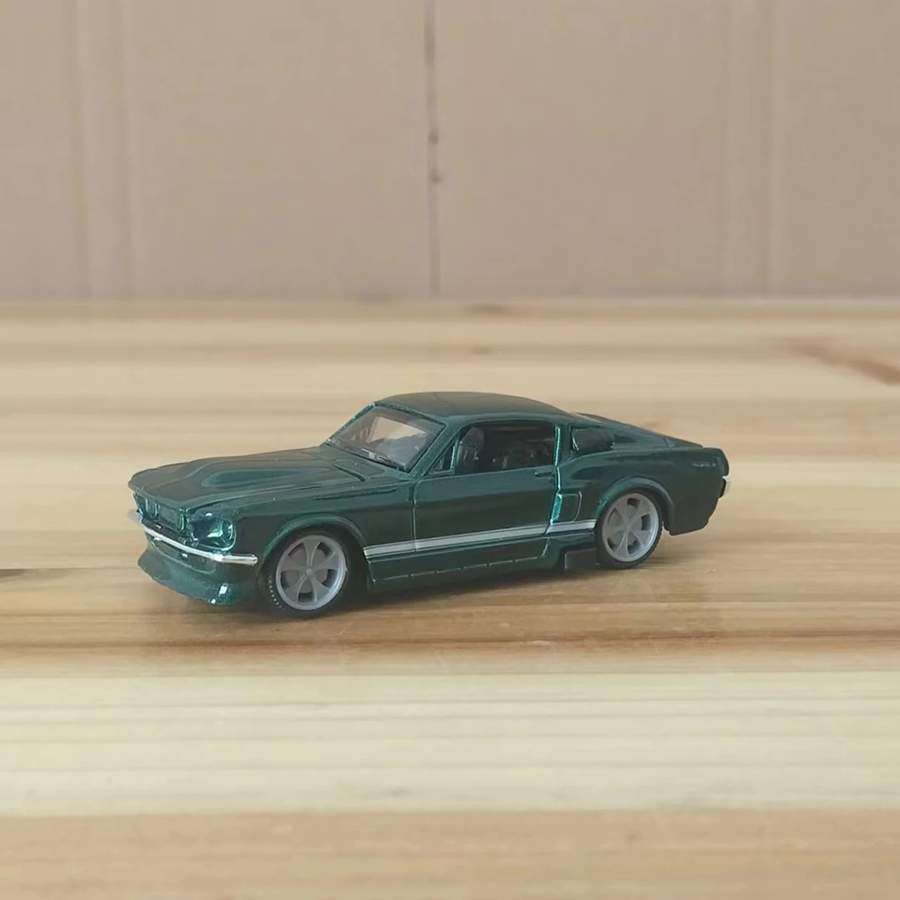 1967 Ford Mustang GT Diecast Model 1:64 2 1967 Ford Mustang GT Diecast Model 1:64 - Image 2