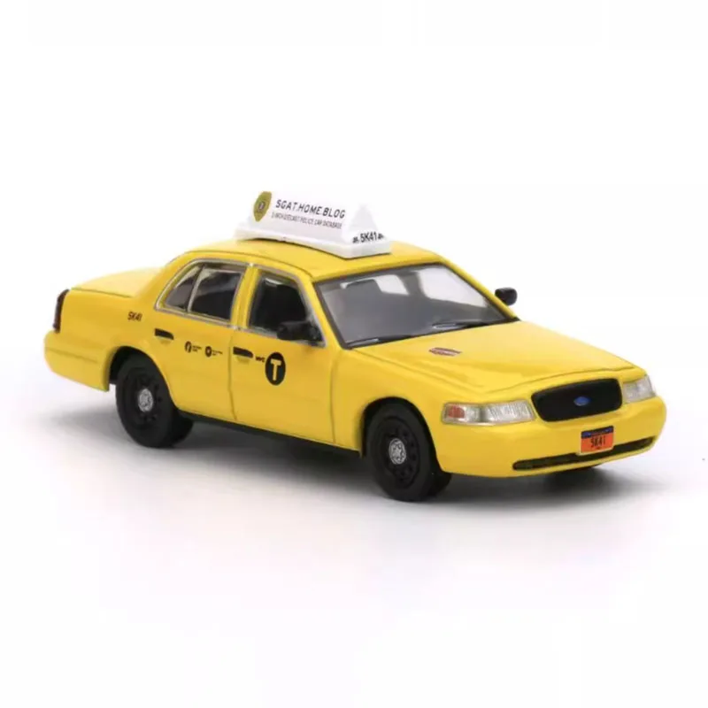 1/64 Scale Ford Crown Victoria CV Yellow Taxi 5 1/64 Scale Ford Crown Victoria CV Yellow Taxi - Image 5