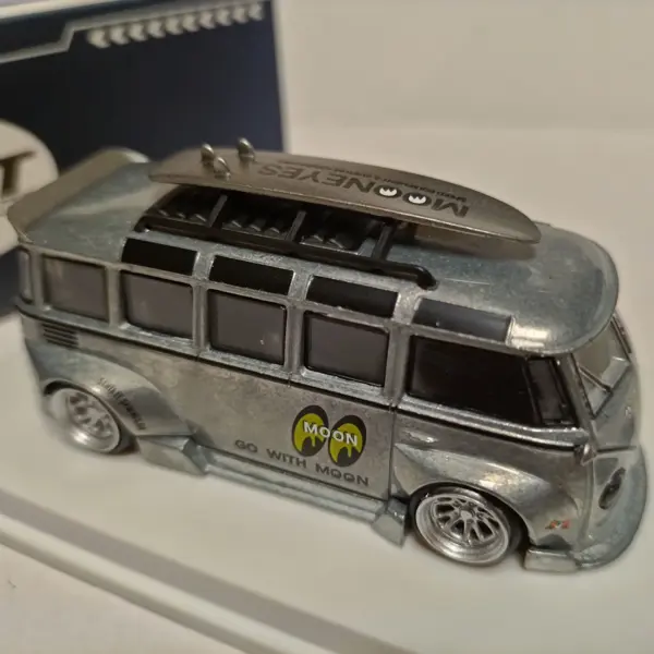 TNT 1:64 Diecast VW T1 RWB Bus Model - Image 3
