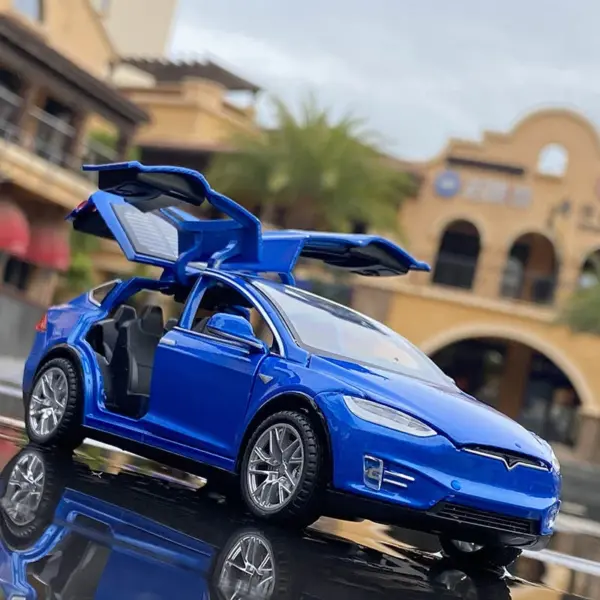 1:32 Alloy Model X S SUV Diecast Car - Image 5