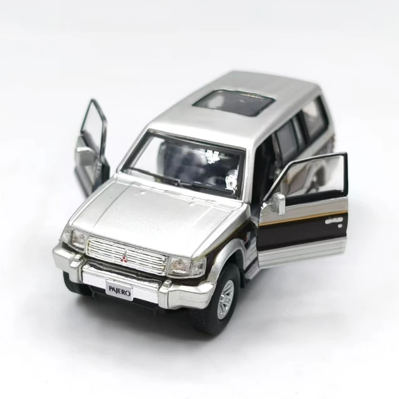 1:64 Scale Pajero Bobcat SUV Diecast Model 2 1:64 Scale Pajero Bobcat SUV Diecast Model - Image 2
