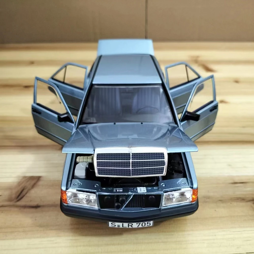 Benz 190E 1984 Classic Alloy Car Model 6 Benz 190E 1984 Classic Alloy Car Model - Image 6