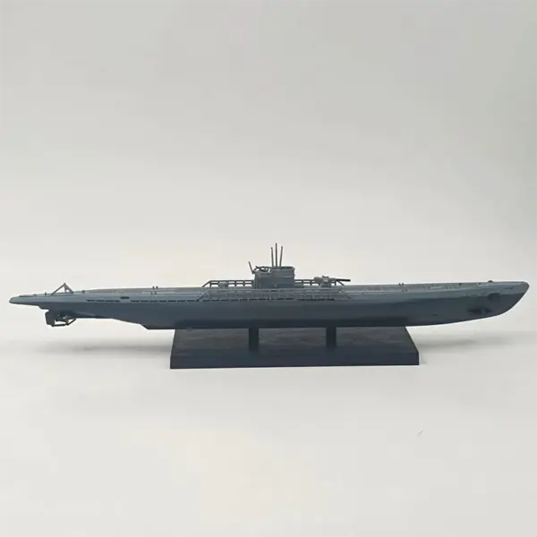 1:350 Scale German U-boat Submarine Model - Image 5
