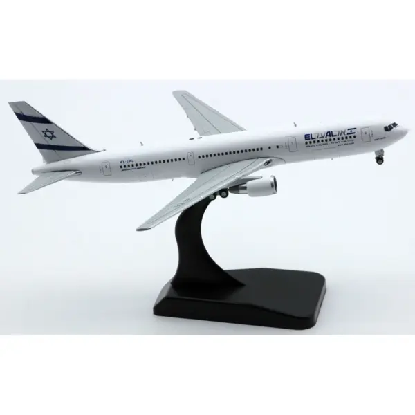 XX4170 Collectible Boeing B767-300ER Model Aircraft - Image 3