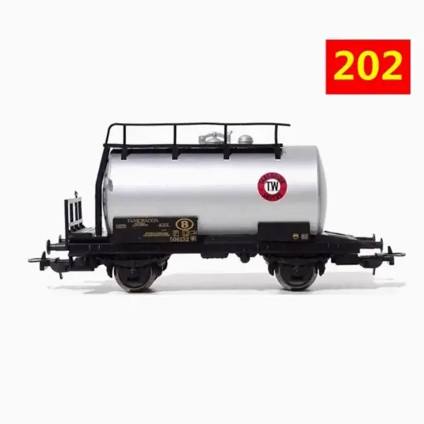 HO Scale 1/87 Diecast Alloy Oil Tanker Model - Image 4