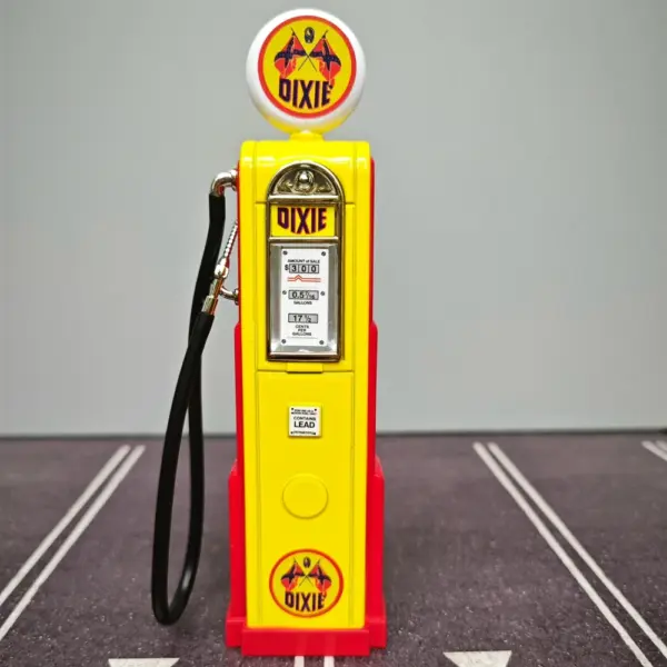 1/18 Scale Gas Station Train Scene Model - Image 9
