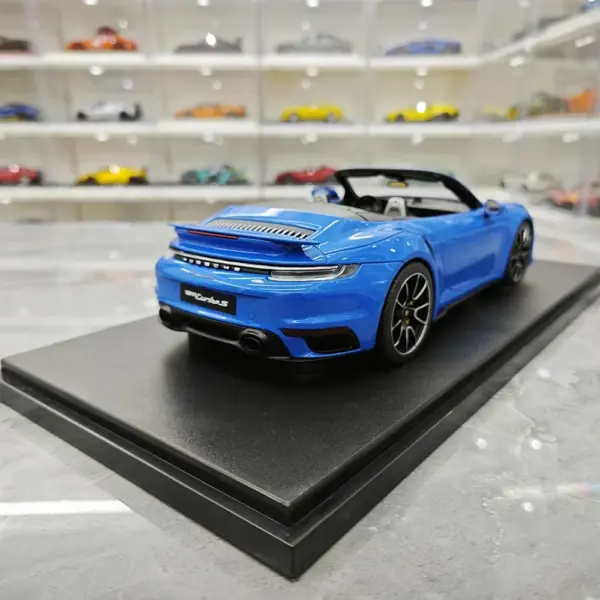 1:18 Scale Porsche 911 992 Turbo S Model - Image 3