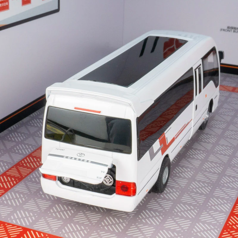 1:32 Alloy Model Luxury Bus Diecast Vehicle 2 1:32 Alloy Model Luxury Bus Diecast Vehicle - Image 2