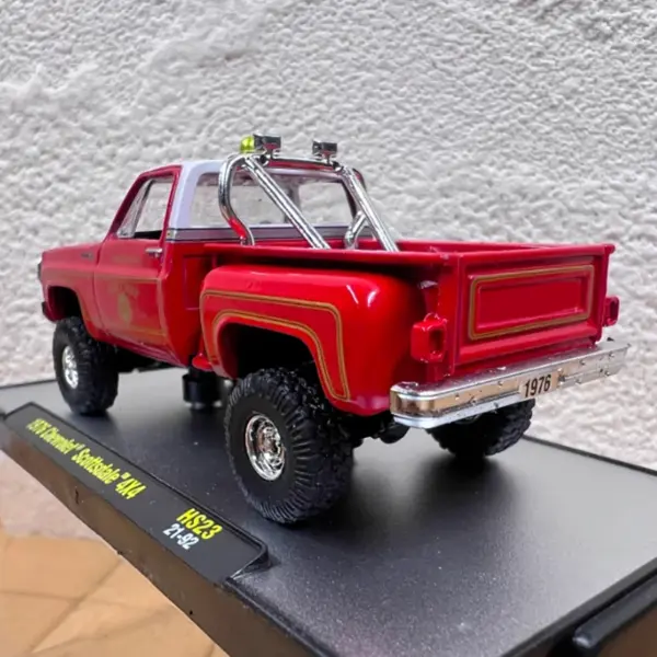 Diecast 1:64 Scale 1976 K20 Pickup Model - Image 3
