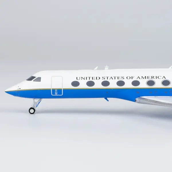 75027 U.S. Air Force Model Jet Collector's Item - Image 5