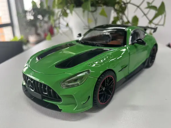 1:18 Mercedes Benz GTR Alloy Car Model - Image 7