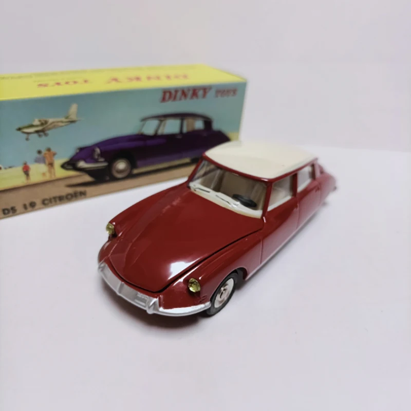 Diecast 1:43 Citroen DS19 Model Car 4 Diecast 1:43 Citroen DS19 Model Car - Image 4