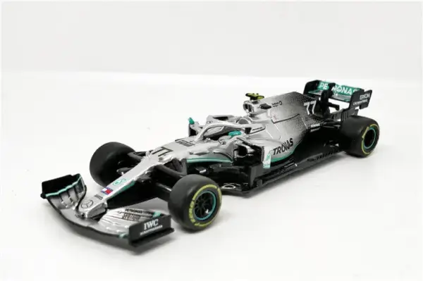 Bburago 1:43 2019 F1 Mercedes W10 Model Car - Image 2