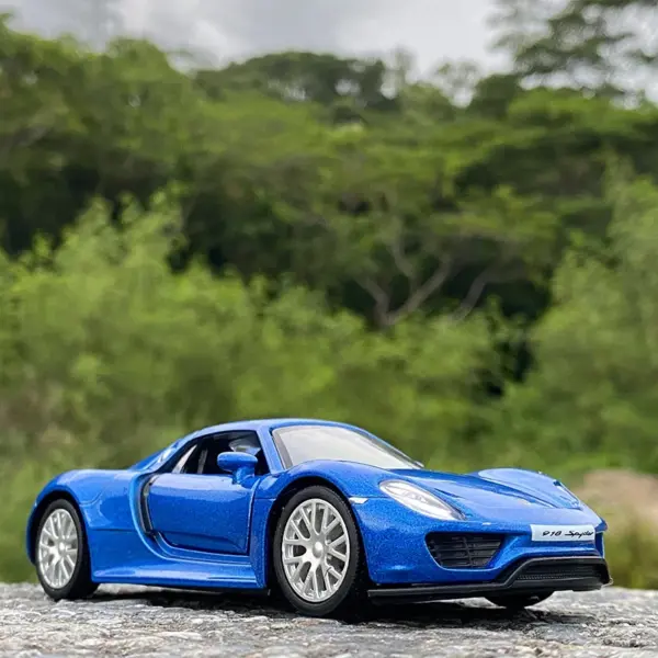 1:36 Porsche 918 Alloy Diecast Car Model - Image 9