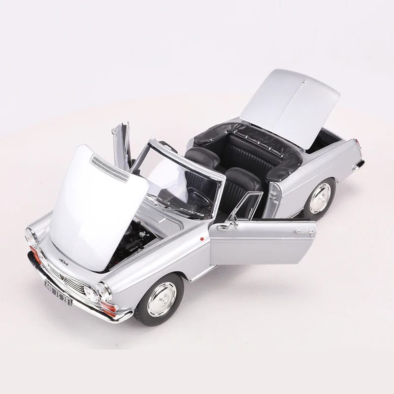 NOREV 1:18 1967 Peugeot 404 Convertible Model 6 NOREV 1:18 1967 Peugeot 404 Convertible Model - Image 6