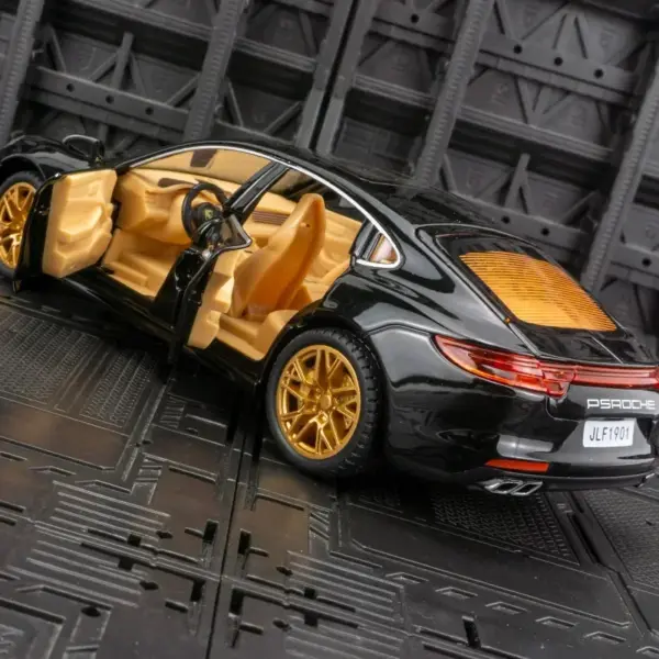 1:24 Porsche Panamera Diecast Model Car - Image 2