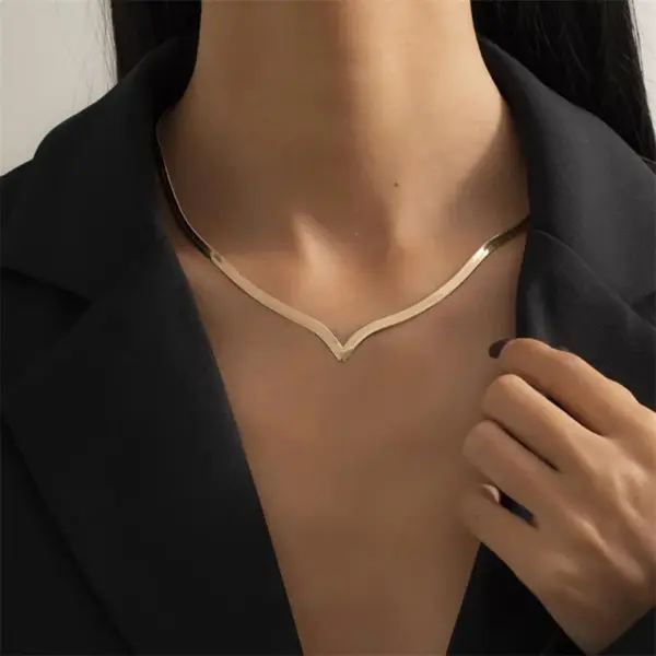 Korean Fashion V Chain Choker Necklace - Image 11
