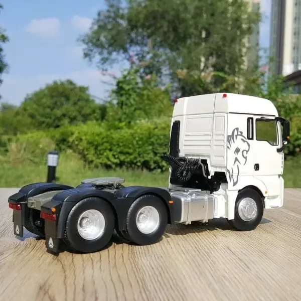1:36 Scale SITRAK C7H MAN Tractor Trailer Model - Image 3