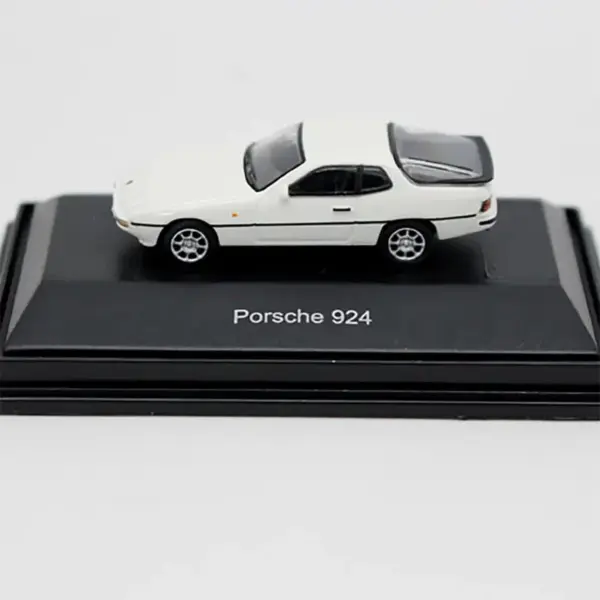 Diecast Porsche 911 R 924 Model 1:87 Scale - Image 2