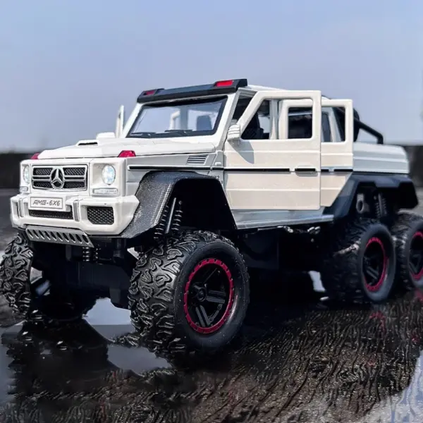 1:22 Mercedes Benz AMG G63 Diecast Model - Image 5