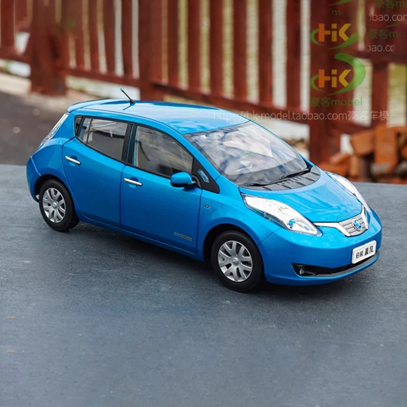 Nissan E30 LEAF 1:18 Diecast Model Car 3 Nissan E30 LEAF 1:18 Diecast Model Car - Image 3