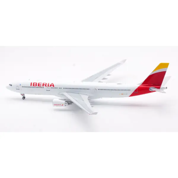 IF333IB0924 Iberia Airbus A330-300 Diecast Model - Image 5